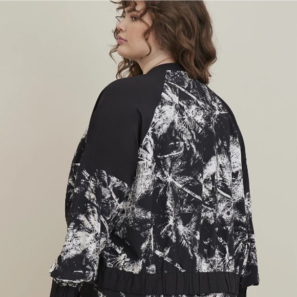 TORRID LOVESICK COLOR BLOCK BOMBER STRETCH WOVEN PALMS BLACK Size 4x - Picture 3 of 8